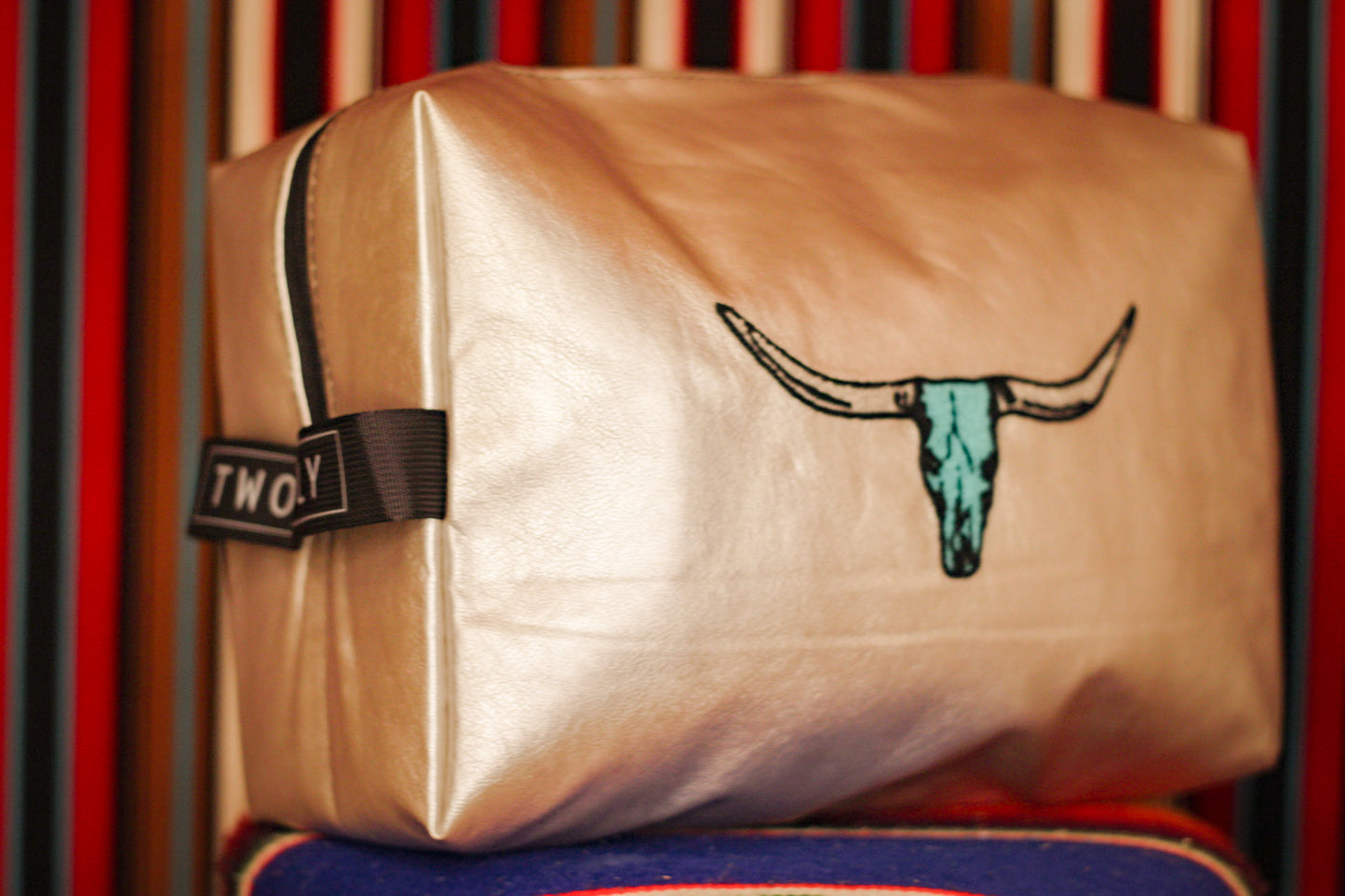 Teal Longhorn Skull traveler